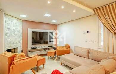 Imagem: A casa possui 2 Dormitórios, 5 Banheiros, 1 Vaga na garagem