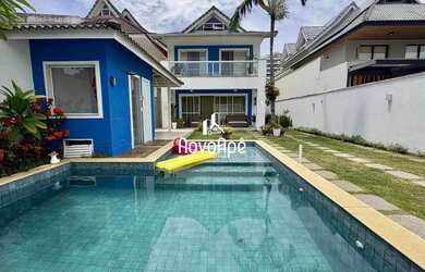 Imagem: A casa possui 5 Dormitórios, 5 Banheiros, 5 Vagas na garagem