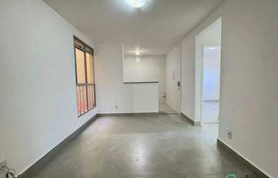 Imagem: O apartamento possui 2 Dormitórios, 1 Banheiro, 1 Vaga na garagem