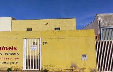 Imagem: O depósito possui 3 Vagas na garagem, 200m² de Área e está