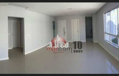 Imagem: O apartamento possui 3 Dormitórios, 1 Banheiro, 2 Vagas na