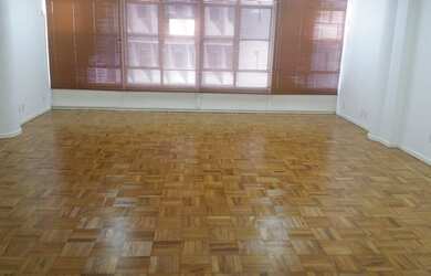 Imagem: O depósito possui 1 Vaga na garagem e 70m² de Área e está