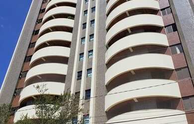 Imagem: O apartamento possui 2 Dormitórios, 5 Banheiros, 2 Vagas na