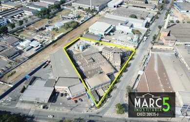 Imagem: O depósito possui 5 Vagas na garagem, 3.500m² de Área e