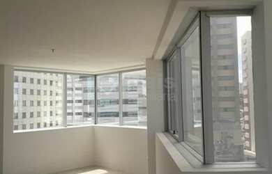 Imagem: O depósito possui 5 Vagas na garagem e 200m² de Área e está