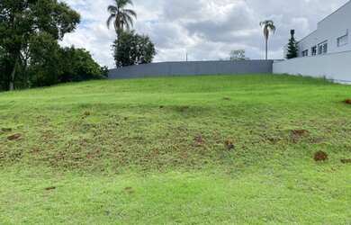 Imagem 1: Vendo Terreno no Condomínio Golden Village na Primeira Linha - Criciúma...