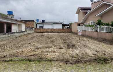 Imagem: O terreno possui 288m² de Área e está localizado em Balneário