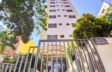 Imagem: O apartamento possui 1 Dormitório, 1 Banheiro, 1 Vaga na garagem