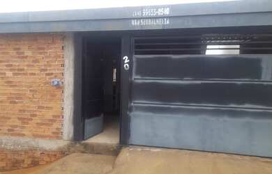 Imagem: A casa possui 2 Dormitórios, 1 Banheiro, 3 Vagas na garagem