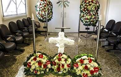 Imagem 4: Jazigo Nobre. Cemitério Jardim Da Colina. Aberto Para Negociação