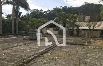 Imagem: O terreno possui 1.260m² de Área e está localizado em Alphaville