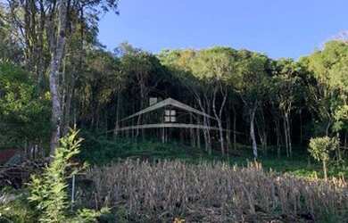 Imagem: O terreno possui 2.373m² de Área e está localizado em Gramado