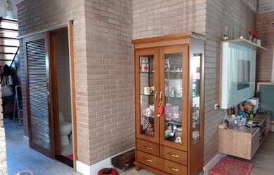 Imagem 5: Casa de vila para venda possui 415 metros quadrados com 5 quartos