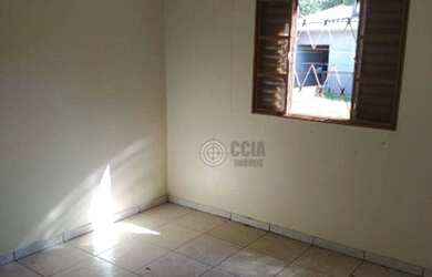 Imagem 3: Casa na Avenida Paraná à venda, em terreno com 600 m² por R$ 640.000