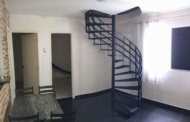 Imagem: O apartamento possui 2 Dormitórios, 1 Banheiro, 1 Vaga na garagem