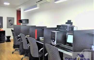 Imagem: O depósito possui 1 Vaga na garagem, 48m² de Área e está