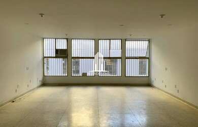 Imagem: O depósito possui 103m² de Área, Imóvel novo e está localizado