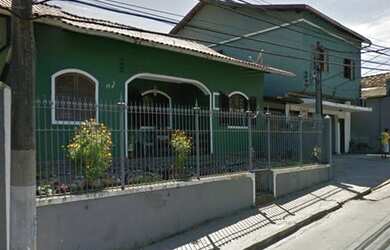 Imagem 1: Oportunidade para investidor ou família, ampla. 3 Casas mais 2 lojas