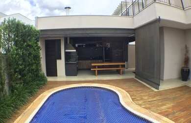 Imagem: A casa em condomínio possui 3 Dormitórios, 5 Banheiros, 4