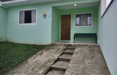 Imagem: A casa possui 2 Dormitórios, 1 Banheiro, 1 Vaga na garagem