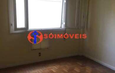 Imagem 4: Rua maravilhosa. Amplo apartamento com vaga na escritura