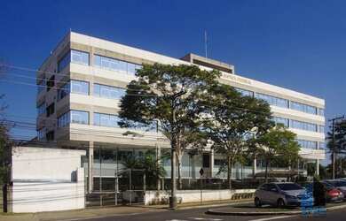 Imagem: O depósito possui 5 Vagas na garagem, 4.000m² de Área e