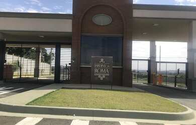 Imagem: A casa em condomínio possui 3 Dormitórios, 4 Banheiros, 4