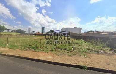 Imagem: O terreno possui 1.400m² de Área e está localizado em Centro