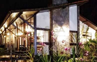 Imagem: A casa possui 5 Dormitórios, 2 Banheiros, 600m² de Área e