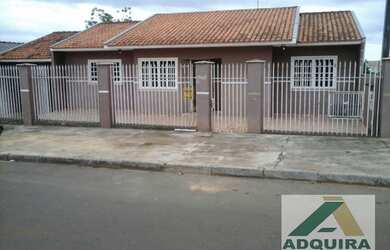 Imagem: A casa possui 3 Dormitórios, 3 Banheiros, 3 Vagas na garagem