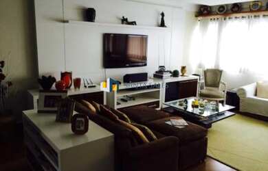 Imagem 2: Ótimo bem localizado. Piscina, Churrasqueira, 180m² de Áreae2 Vagas...