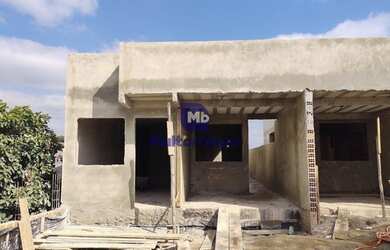 Imagem: A casa possui 3 Dormitórios, 1 Banheiro, 2 Vagas na garagem