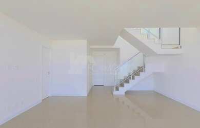 Imagem: O apartamento possui 3 Dormitórios, 1 Banheiro, 2 Vagas na