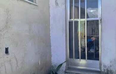 Imagem: A casa possui 1 Dormitório, 1 Banheiro e está localizado