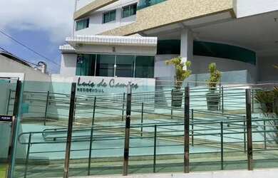 Imagem: O apartamento possui 3 Dormitórios, 1 Banheiro, 2 Vagas na