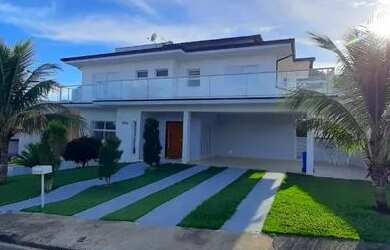 Imagem: A casa em condomínio possui 5 Dormitórios, 5 Banheiros, 4