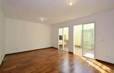 Imagem: A casa em condomínio possui 3 Dormitórios, 3 Banheiros, 3