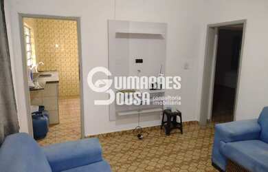 Imagem: A casa possui 2 Dormitórios, 1 Banheiro, 5 Vagas na garagem