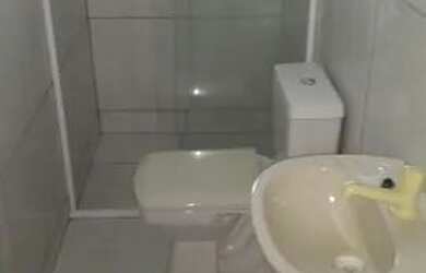 Imagem 1: ALUGO CASA NOS FUNDOS. Área de serviço, 50m² de Área, 1 Banheiroe2...