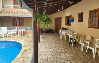 Imagem: A casa em condomínio possui 4 Dormitórios, 4 Banheiros, 5