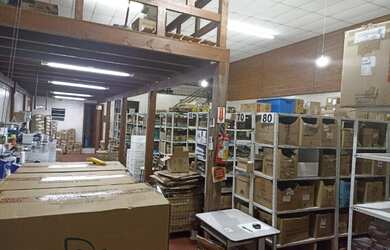 Imagem: O depósito possui 600m² de Área e está localizado em Areias