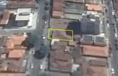 Imagem: O terreno possui 400m² de Área e está localizado em Centro