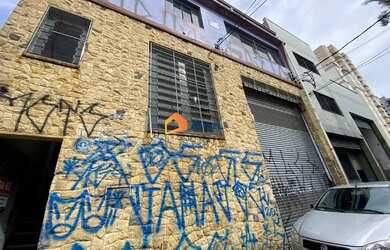 Imagem: O depósito possui 1.100m² de Área e está localizado em