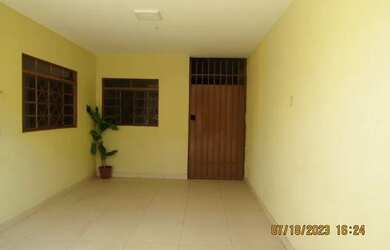 Imagem: A casa e possui 2 Dormitórios, Suítes, 2 Banheiros, 1 Vaga