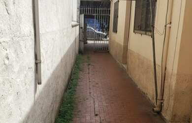 Imagem: A casa possui 3 Dormitórios, 3 Banheiros, 4 Vagas na garagem