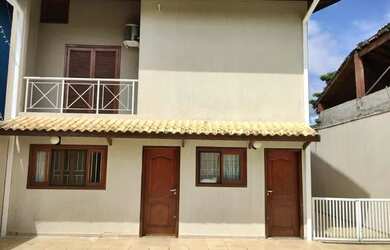 Imagem: A casa possui 4 Dormitórios, 4 Banheiros, 3 Vagas na garagem