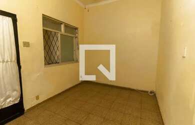 Imagem: A casa possui 2 Dormitórios, 2 Banheiros, 1 Vaga na garagem