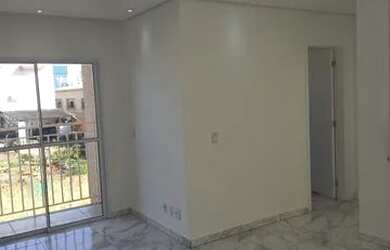 Imagem: O apartamento possui 2 Dormitórios, 1 Banheiro, 1 Vaga na garagem