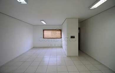 Imagem: O depósito possui 1 Vaga na garagem e 40m² de Área e está