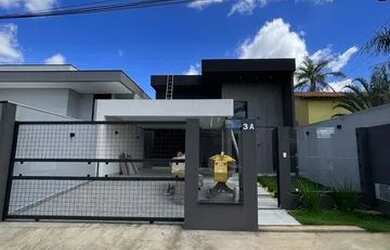 Imagem: A casa em condomínio possui 4 Dormitórios, 4 Banheiros, 3